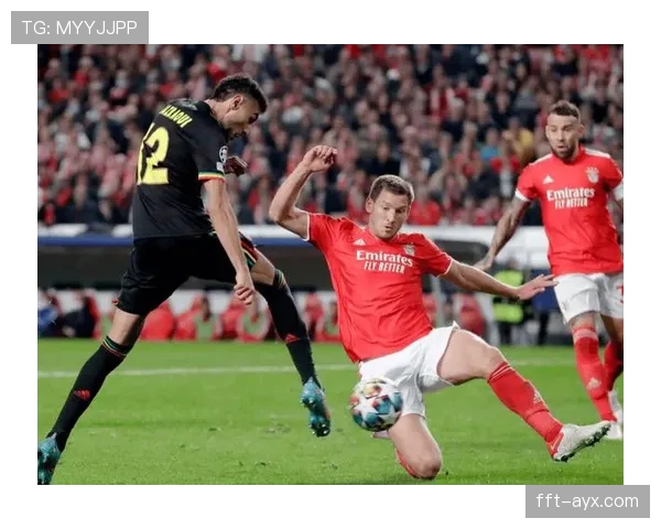 阿贾克斯新星闪耀，控球大师引领球队重返巅峰