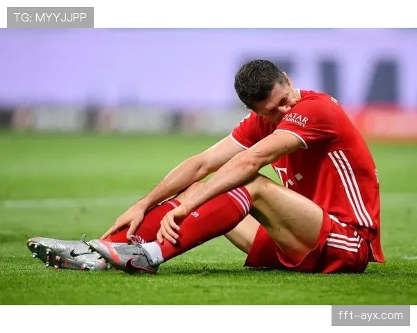 莱万每天五点起床练射门，家里冰箱贴全是对手防线漏洞图