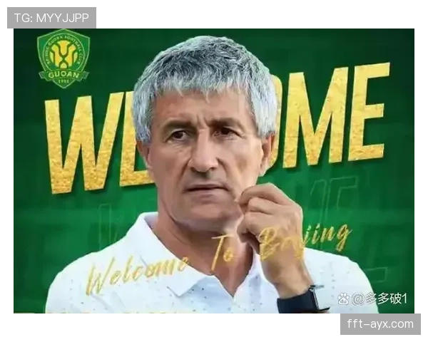 苏亚雷斯晒带娃视频，邻居阳台的吃瓜表情比他家泳池还抢镜